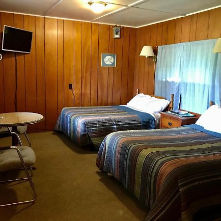 Chamber Lane Motel Round Lake Екстериор снимка