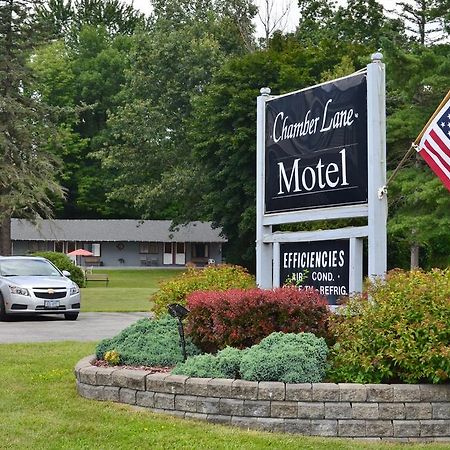 Chamber Lane Motel Round Lake Екстериор снимка
