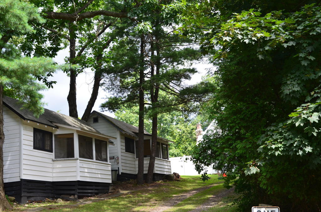 Chamber Lane Motel Round Lake Екстериор снимка