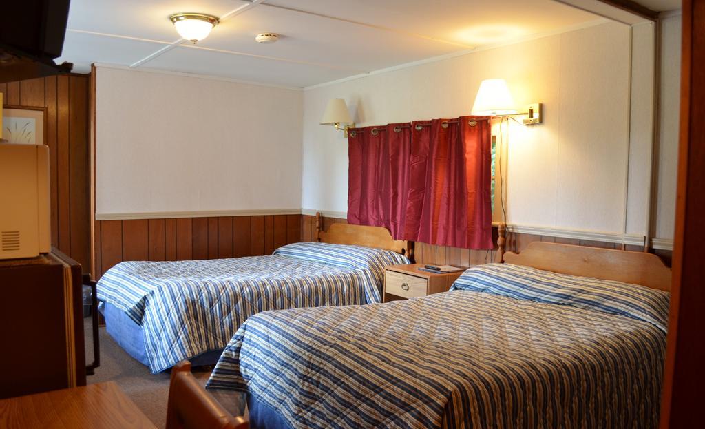 Chamber Lane Motel Round Lake Стая снимка