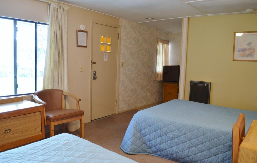 Chamber Lane Motel Round Lake Стая снимка
