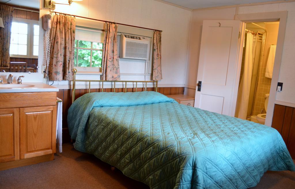 Chamber Lane Motel Round Lake Стая снимка