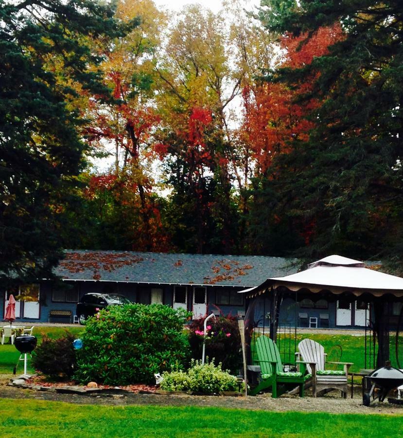 Chamber Lane Motel Round Lake Екстериор снимка